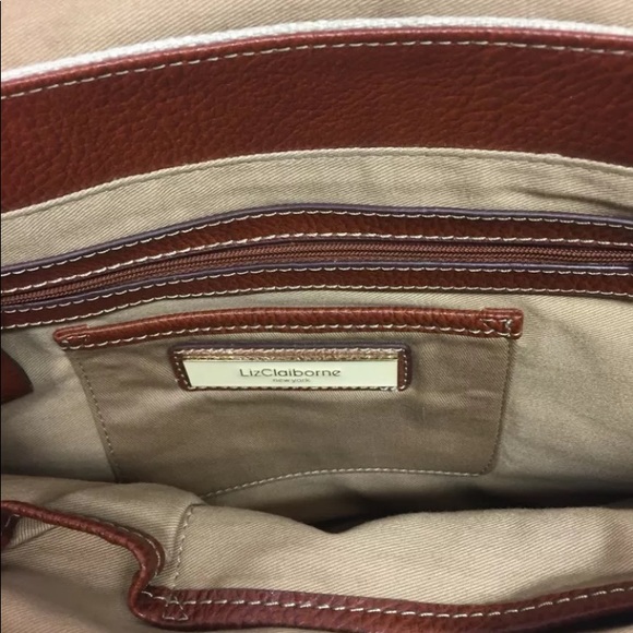 Liz Claiborne Cloth Flip Close Snap Saddle Bag - Picture 3 of 4